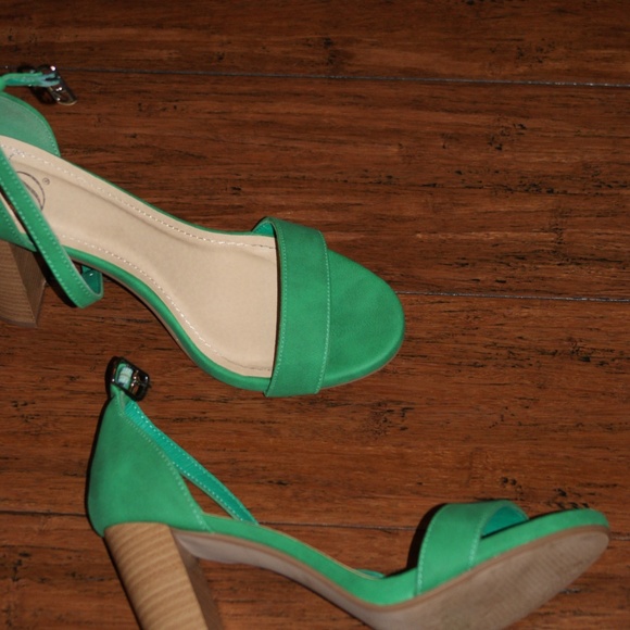 Green Sandal Heels - Picture 2 of 3